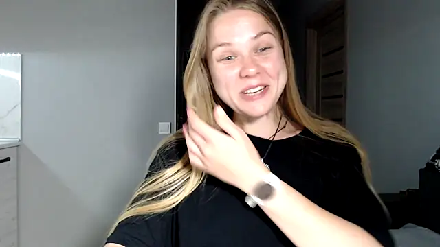Snapshot of Sunbeam_ chatting on 05-15-26, 10:08 Sunbeam online show from 05-15-26, 10:08