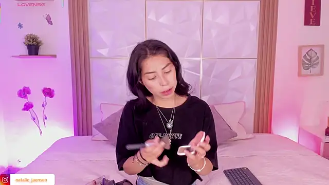 natalie jaensen online show from 05-23-26, 03:16