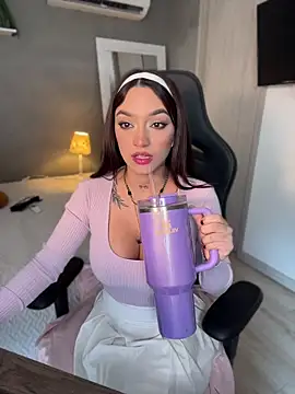 DaniDusan  online show from 05-31-26, 07:03