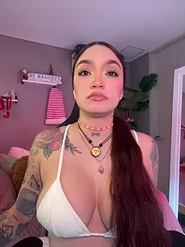 DaniDusan  online show from 12-22-25, 08:42