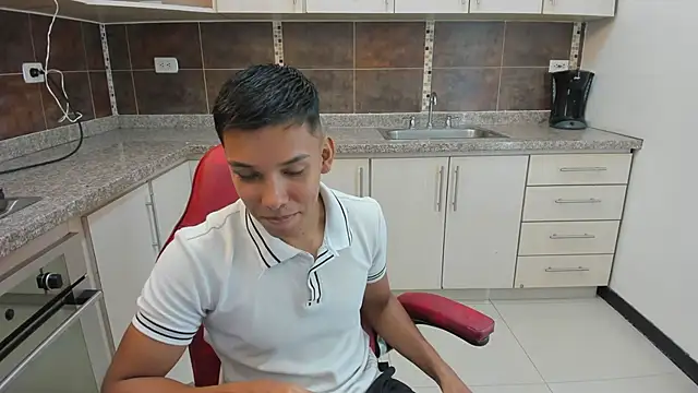 Snapshot of Edwin_Blaz chatting on 09-25-25, 04:18 Edwin Blaz online show from 09-25-25, 04:18