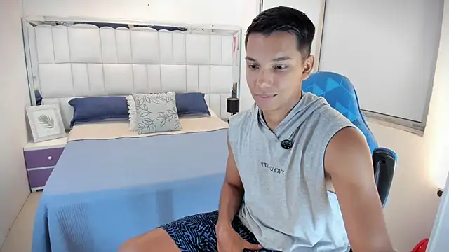 Snapshot of Edwin_Blaz chatting on 10-08-25, 02:57 Edwin Blaz online show from 10-08-25, 02:57