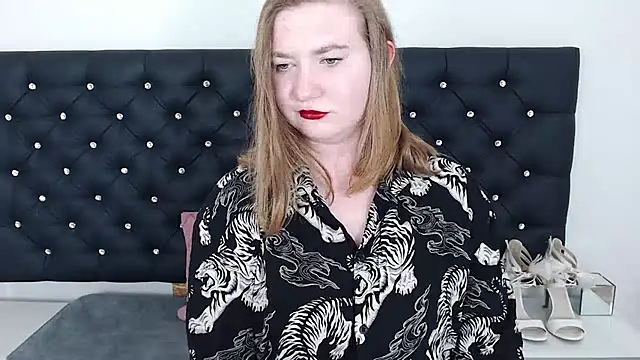 LaraDream online show from 02-19-25, 11:36