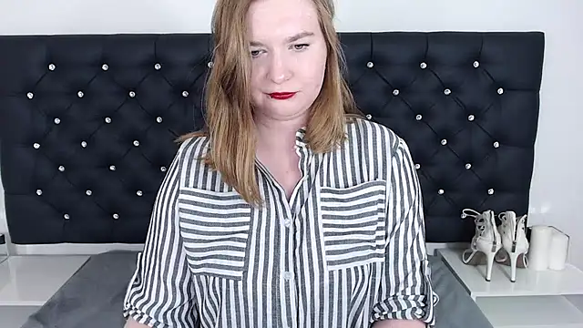 LaraDream online show from 03-19-25, 12:59