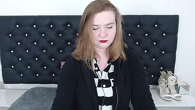 LaraDream online show from 02-19-25, 07:48