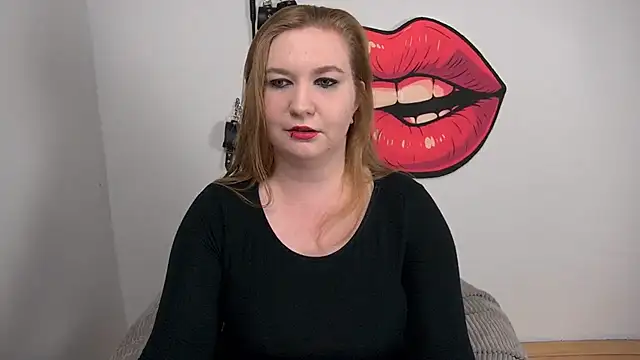 LaraDream online show from 10-25-25, 02:17