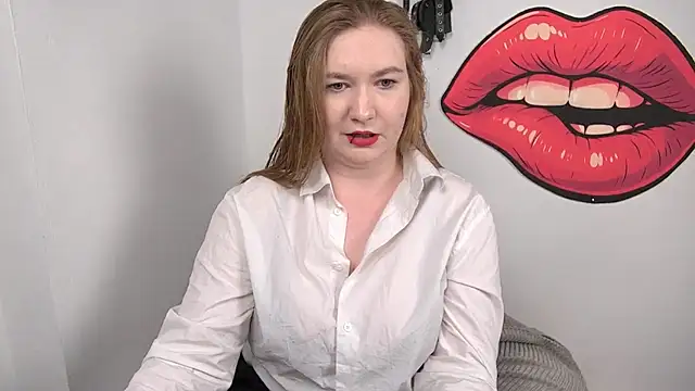 LaraDream online show from 12-22-25, 03:23