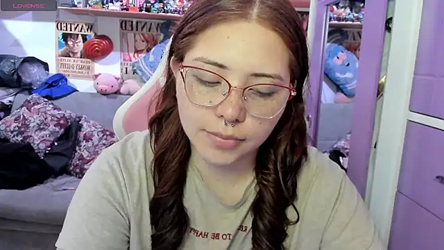 Snapshot of soficammy chatting on 05-17-26, 08:42 soficammy online show from 05-17-26, 08:42