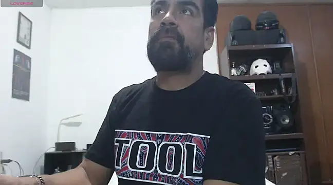 soyelcarlitos  online show from 03-20-25, 03:23