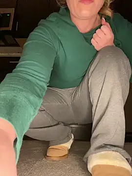 StoneDDReveler online show from 11-04-25, 02:48