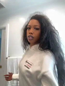 mismialove online show from 05-01-26, 06:35