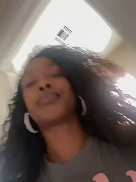 Snapshot of mismialove chatting on 06-15-26, 09:25 mismialove online show from 06-15-26, 09:25