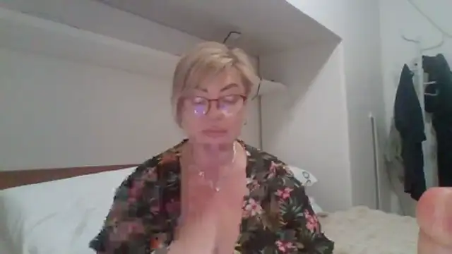 LindaL online show from 11-18-25, 12:19