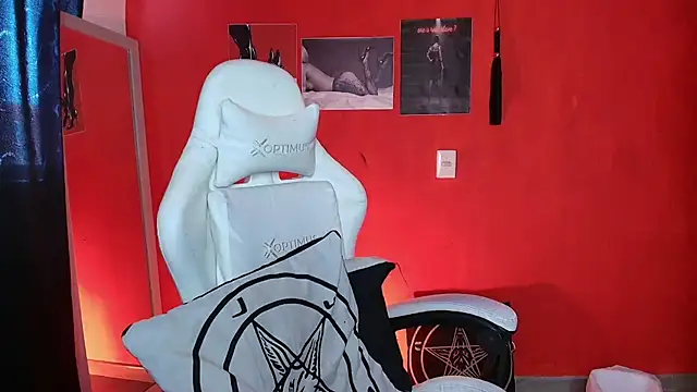 luci fer devil online show from 04-29-26, 05:30