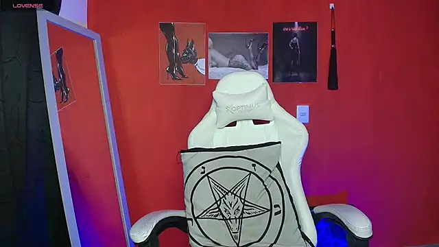 luci fer devil online show from 05-23-26, 03:16