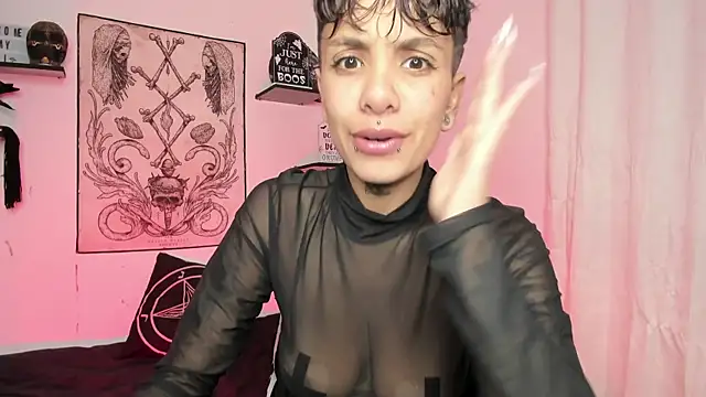 Snapshot of luci_fer_devil chatting on 01-25-25, 02:26 luci fer devil online show from 01-25-25, 02:26