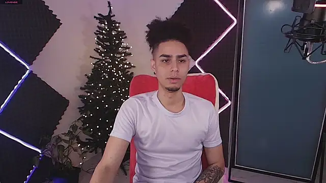 bigryann23 online show from 12-20-25, 02:36