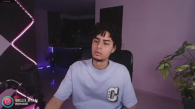 bigryann23 online show from 11-16-25, 02:27